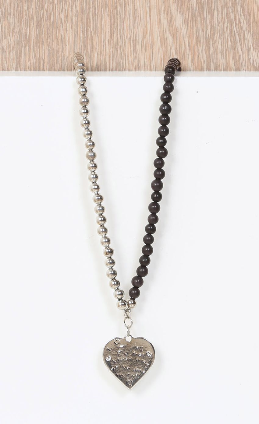 Picture LOVE OR NOTHING NECKLACE IN BLACK. Source: https://media-img.lucyinthesky.com/data/Nov14_2/850xAUTO/0Y5A0297.JPG