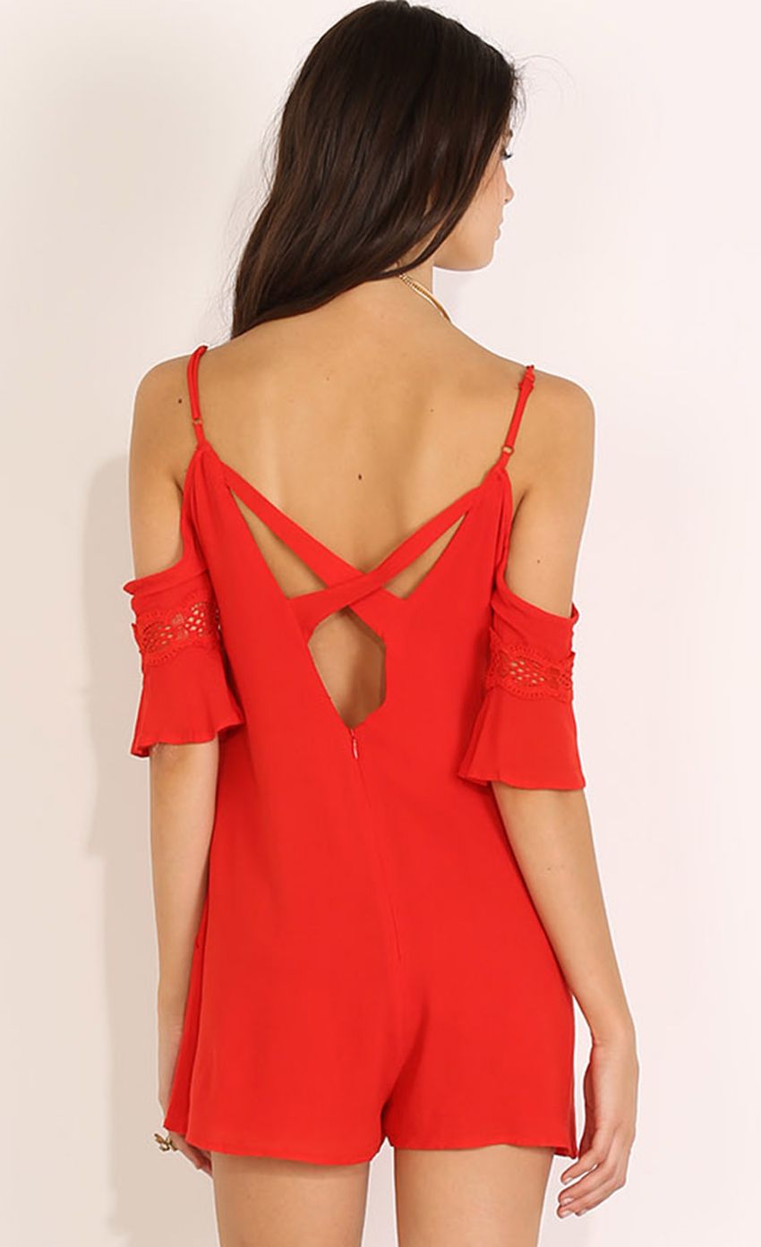 Picture FEELING LIKE THIS PLAYSUIT. Source: https://media-img.lucyinthesky.com/data/Nov14_2/850xAUTO/0Y5A0842.JPG