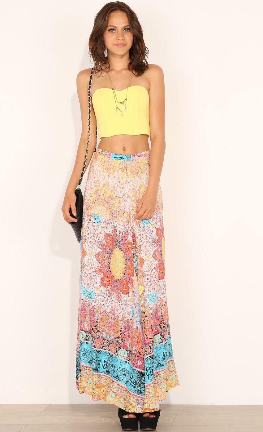 Picture SUMMER SENTIMENTS SKIRT. Source: https://media-img.lucyinthesky.com/data/Nov14_2/850xAUTO/0Y5A2300.JPG