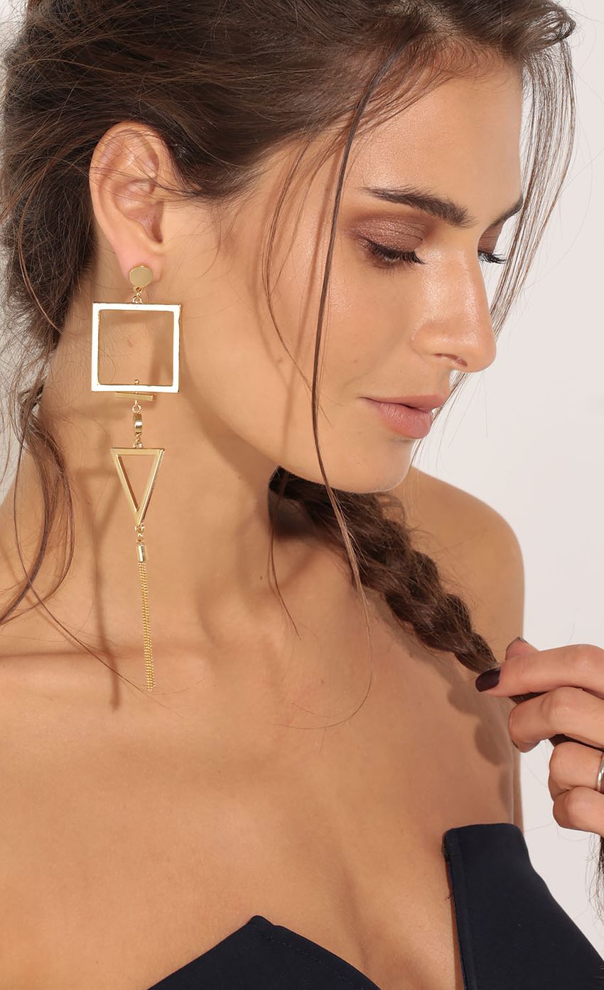 Picture Geometric Chandelier Earring Set In Gold. Source: https://media-img.lucyinthesky.com/data/Nov15_1/850xAUTO/0Y5A1605.JPG