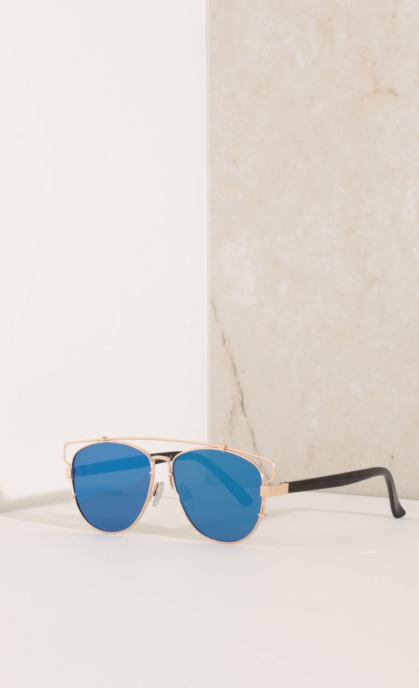 Picture Aviator Sunglasses In Chrome. Source: https://media-img.lucyinthesky.com/data/Nov15_2/850xAUTO/0Y5A1051.JPG
