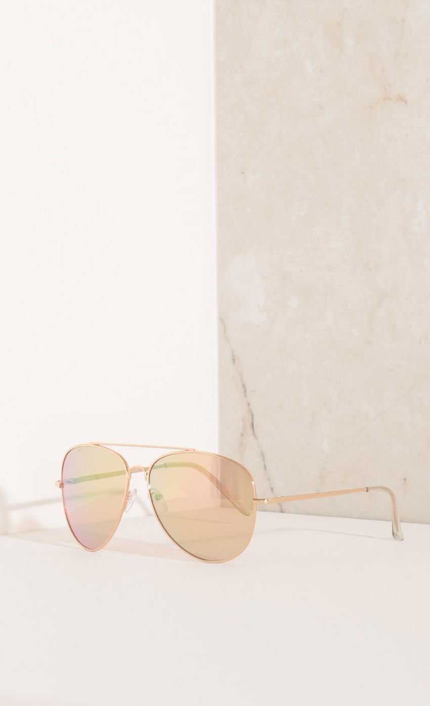 Picture Aviator Sunglasses In Sunrise. Source: https://media-img.lucyinthesky.com/data/Nov15_2/850xAUTO/0Y5A5856.JPG