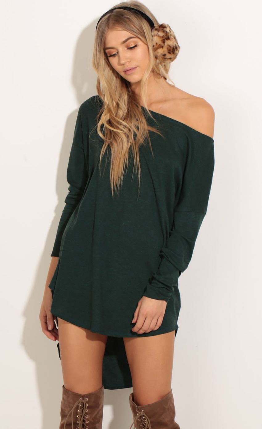 Picture Curved Hem Jumper In Green. Source: https://media-img.lucyinthesky.com/data/Nov16_1/850xAUTO/0Y5A8862.JPG