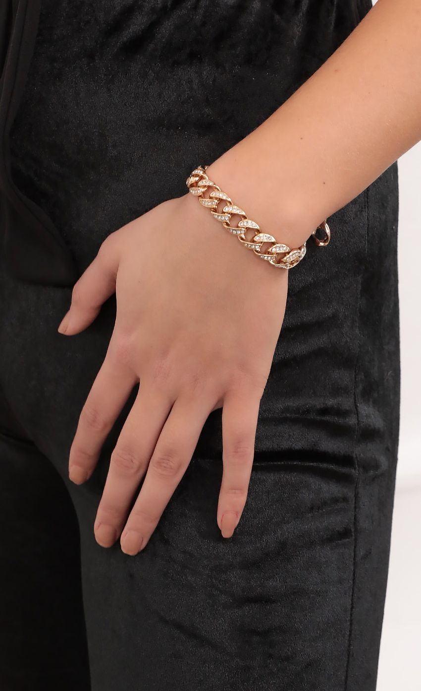 Picture Gold Crystal Chain Bracelet. Source: https://media-img.lucyinthesky.com/data/Nov20_1/850xAUTO/1V9A2912.JPG