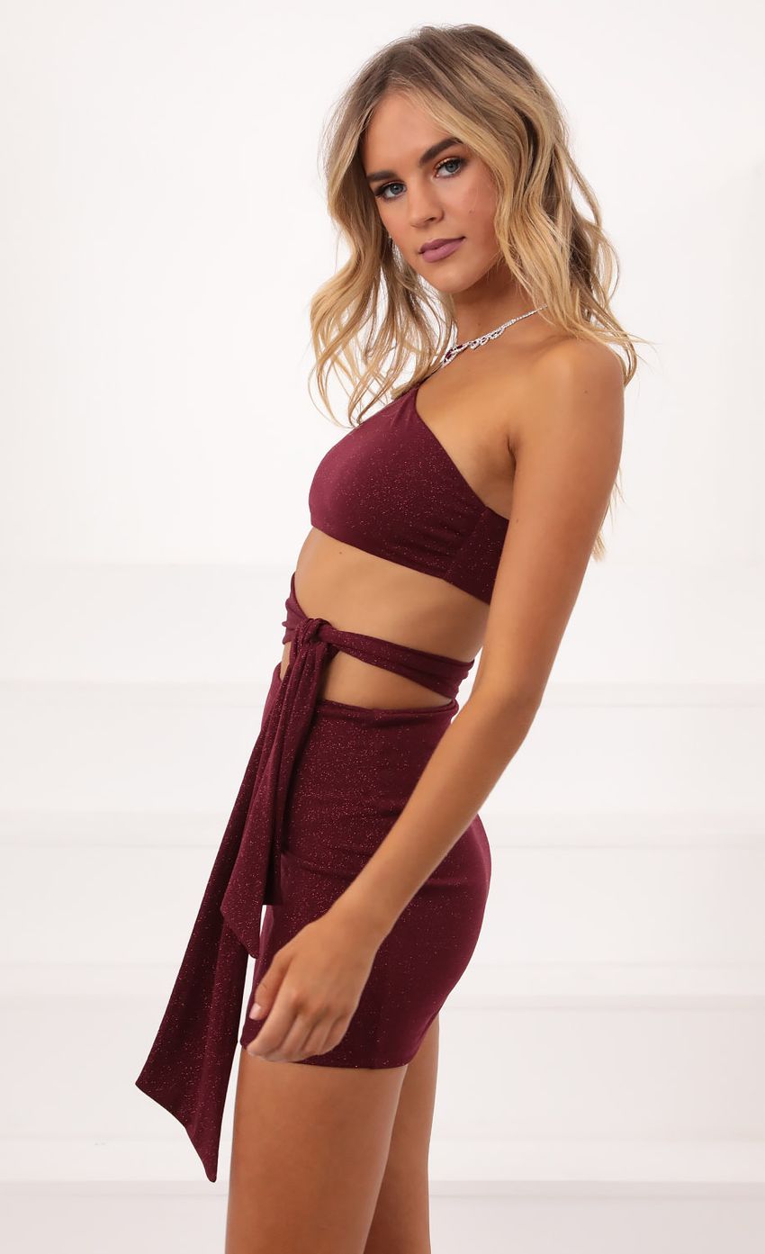 Picture Cutout Dress in Burgundy Shimmer. Source: https://media-img.lucyinthesky.com/data/Nov20_1/850xAUTO/1V9A2968.JPG