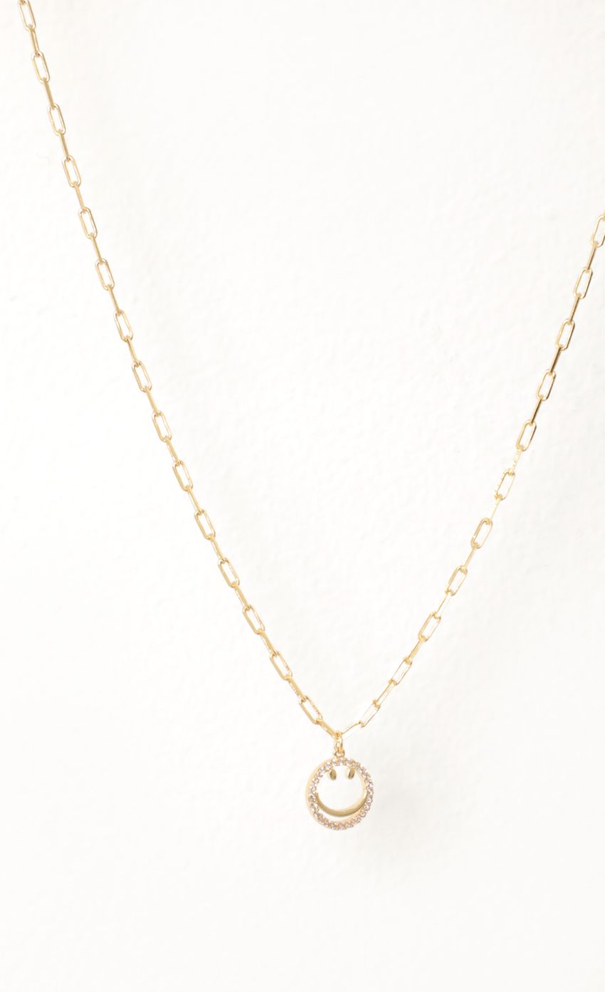 Picture Smile Queen Necklace in Gold. Source: https://media-img.lucyinthesky.com/data/Nov21_2/850xAUTO/1J7A0012-EDIT.JPG