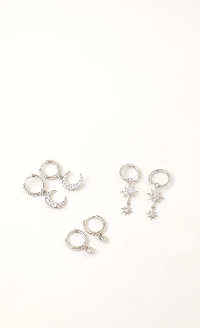 Picture Pieces of The Galaxy Earring Set in Silver. Source: https://media-img.lucyinthesky.com/data/Nov21_2/850xAUTO/1J7A0045-EDIT.JPG