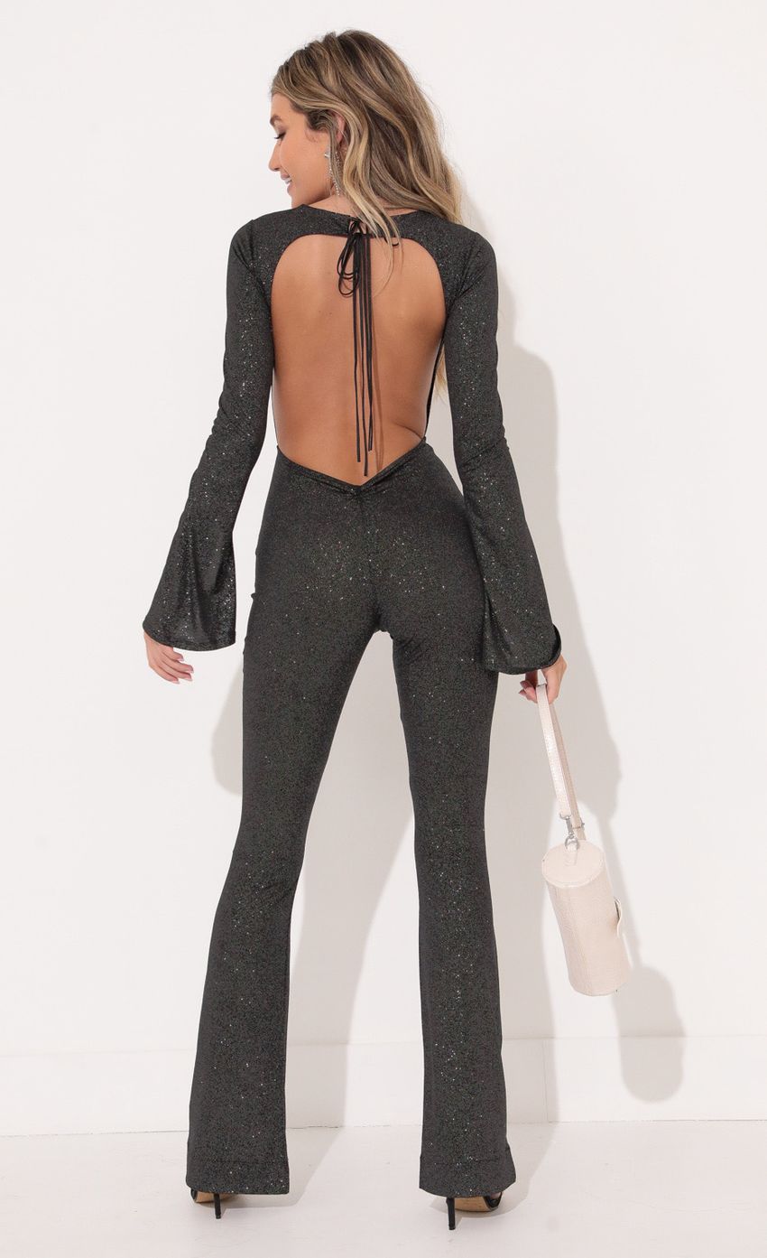 Picture Jumpsuit in Black. Source: https://media-img.lucyinthesky.com/data/Nov21_2/850xAUTO/1V9A28881.JPG