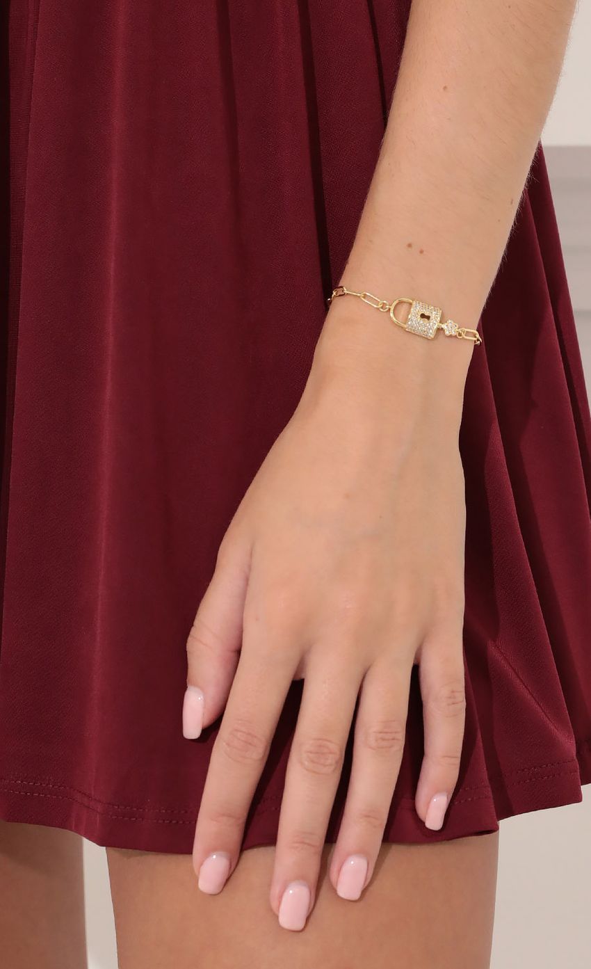 Picture You Got That One Thing Bracelet in Gold. Source: https://media-img.lucyinthesky.com/data/Nov21_2/850xAUTO/1V9A3215.JPG