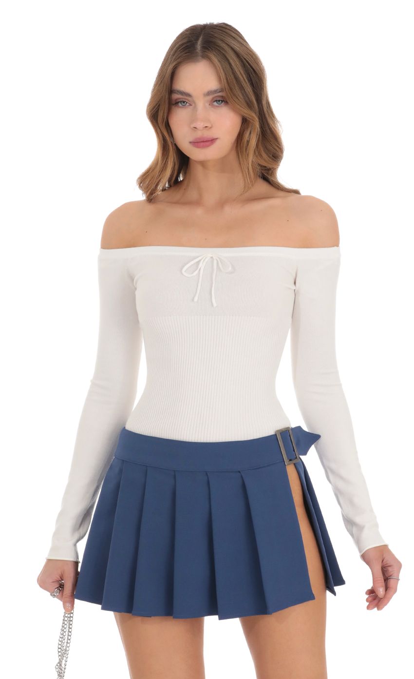 Picture Ribbed Off Shoulder Top in White. Source: https://media-img.lucyinthesky.com/data/Nov23/850xAUTO/f7394004-dc05-4a8e-9600-ac83d0e55e3c.jpg