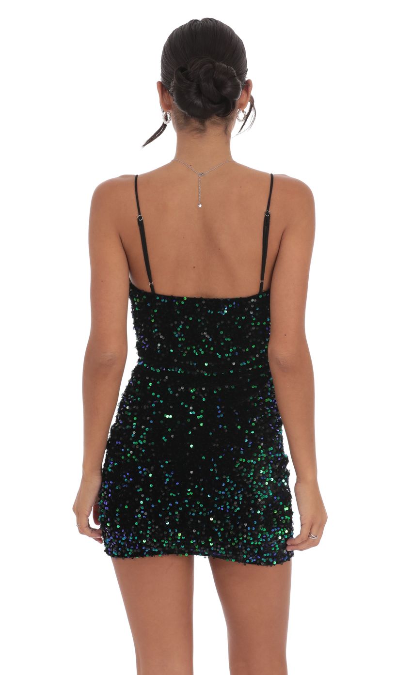 Picture Velvet Green Sequin Bodycon Dress Black. Source: https://media-img.lucyinthesky.com/data/Nov24/850xAUTO/35616618-e4b1-4d2f-beba-cbda0a75b415.jpg