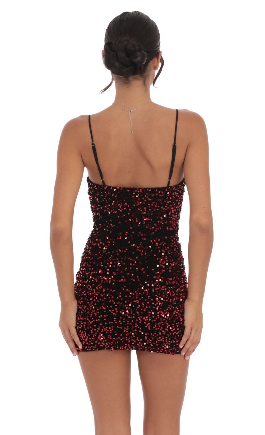 Picture Velvet Red Sequin Bodycon Dress Black. Source: https://media-img.lucyinthesky.com/data/Nov24/850xAUTO/5d9e587e-c7f1-4fc6-8a4c-7e033c1934a5.jpg