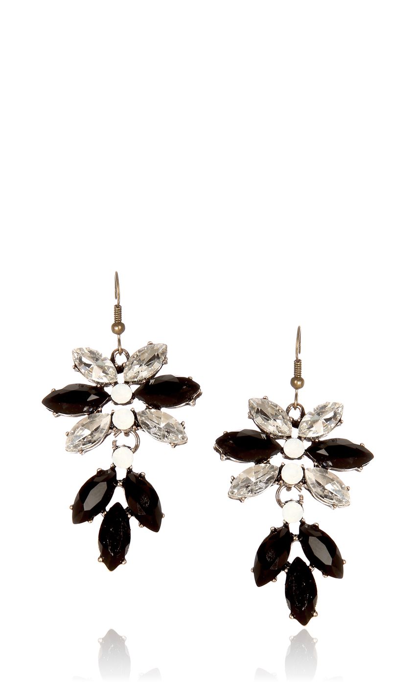 Picture TOUCH OF GRACE EARRINGS. Source: https://media-img.lucyinthesky.com/data/Oct14_1/850xAUTO/0Y5A7517.JPG
