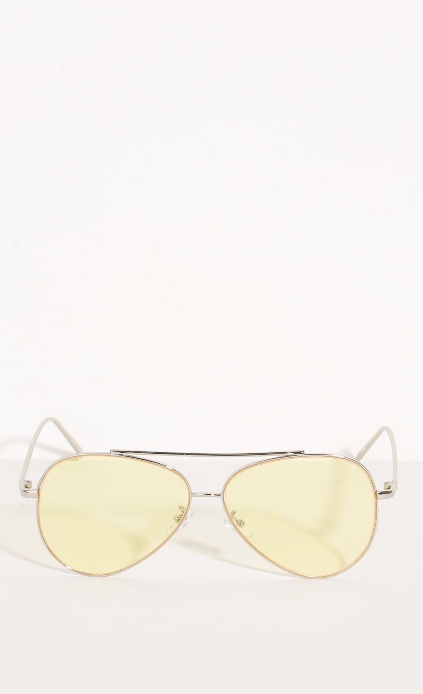 Picture Retro Aviator Sunglasses In Yellow. Source: https://media-img.lucyinthesky.com/data/Oct16_1/850xAUTO/0Y5A2101.JPG