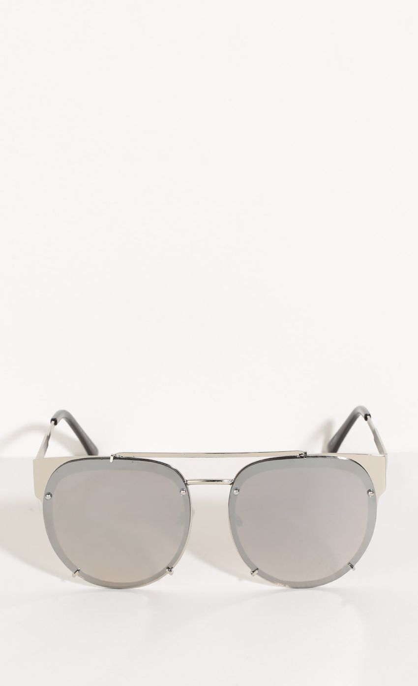 Picture Flat Lens Cat-Eye Aviator Sunglasses In Cool Grey. Source: https://media-img.lucyinthesky.com/data/Oct16_2/850xAUTO/0Y5A2600.JPG