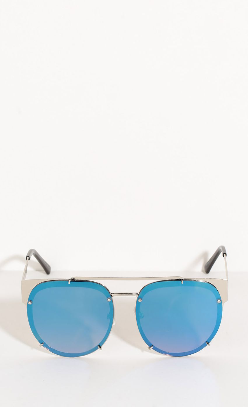 Picture Flat Lens Cat-Eye Aviator Sunglasses In Blue. Source: https://media-img.lucyinthesky.com/data/Oct16_2/850xAUTO/0Y5A2615.JPG