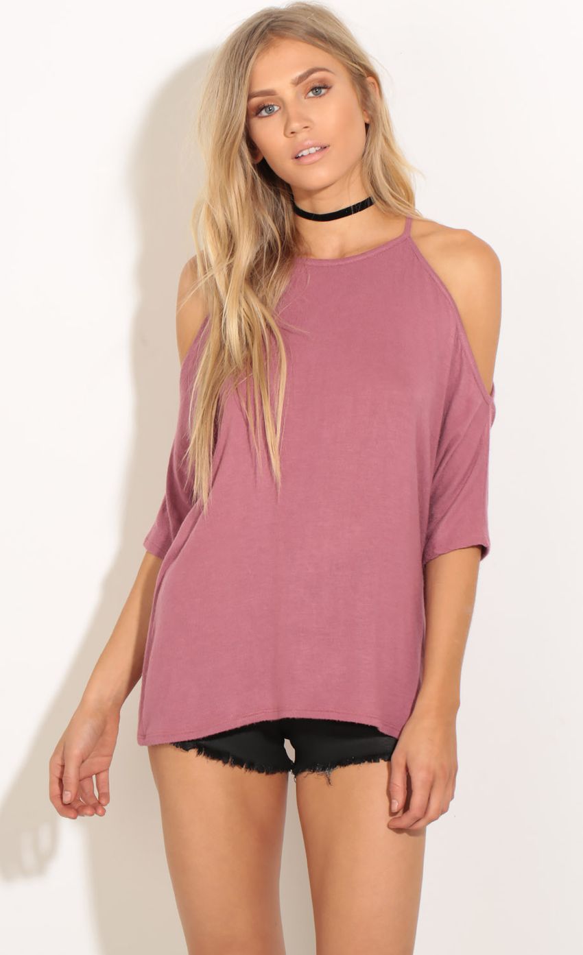 Picture Open Shoulder Top In Mauve. Source: https://media-img.lucyinthesky.com/data/Oct16_2/850xAUTO/0Y5A6235.JPG