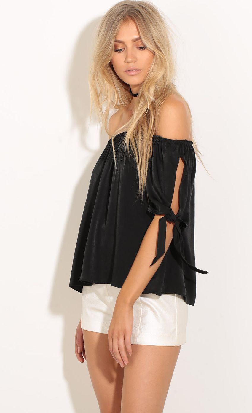 Picture Tie Sleeve Top In Black. Source: https://media-img.lucyinthesky.com/data/Oct16_2/850xAUTO/0Y5A6406.JPG