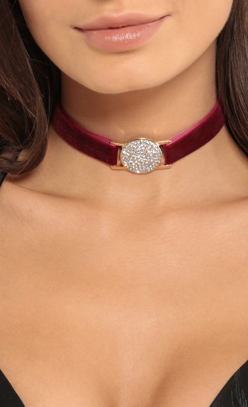 Picture Embellished Velvet Choker. Source: https://media-img.lucyinthesky.com/data/Oct17_1/850xAUTO/0Y5A3436.JPG