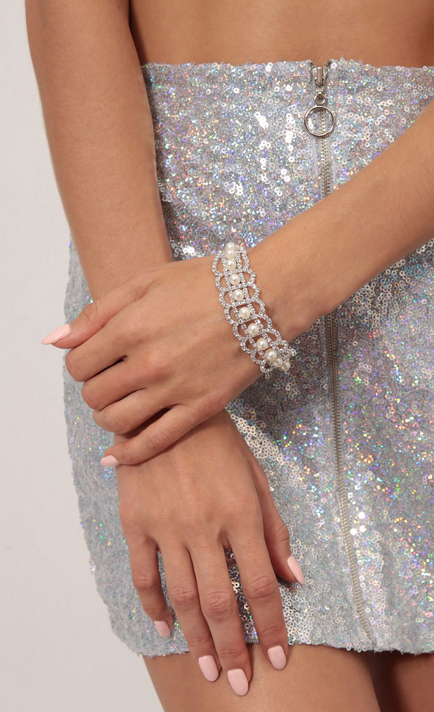 Picture Rhinestone Detail Bracelet. Source: https://media-img.lucyinthesky.com/data/Oct17_2/850xAUTO/0Y5A3090SS.JPG