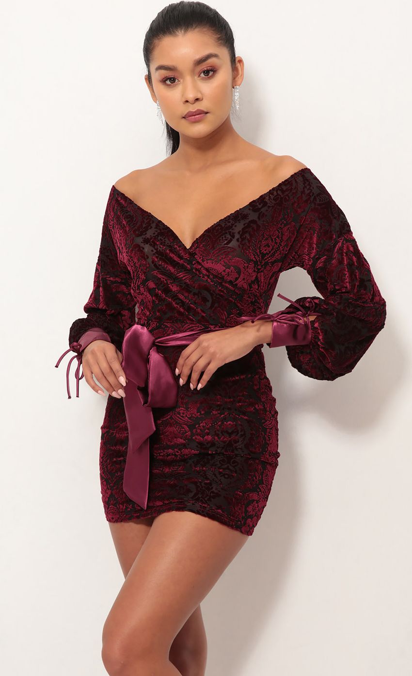 Picture Victoria Velvet Satin Dress in Wine. Source: https://media-img.lucyinthesky.com/data/Oct18_1/850xAUTO/0Y5A1731S1.JPG
