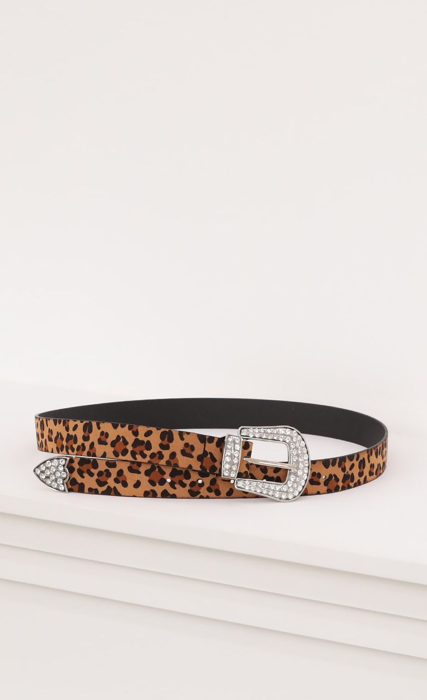 Picture Leopard Print Western Belt. Source: https://media-img.lucyinthesky.com/data/Oct20_1/850xAUTO/1V9A3228.JPG