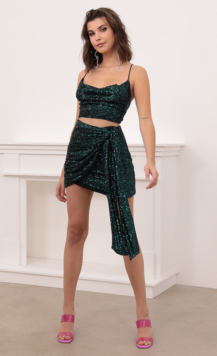 Picture Tiffany Sequin Set in Emerald Green. Source: https://media-img.lucyinthesky.com/data/Oct20_2/850xAUTO/1V9A1303.JPG