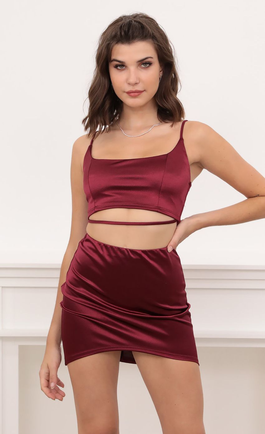 Picture Celeste Satin Edge Set in Burgundy. Source: https://media-img.lucyinthesky.com/data/Oct20_2/850xAUTO/1V9A5270.JPG