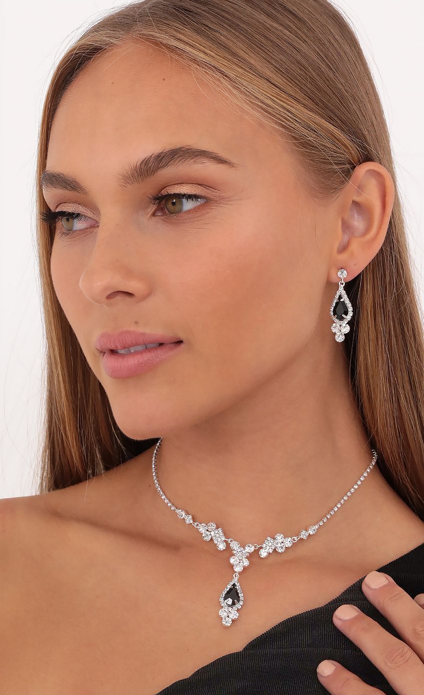 Picture Take Me To The Ball Crystal Necklace Set. Source: https://media-img.lucyinthesky.com/data/Oct21_1/850xAUTO/1V9A4531.JPG