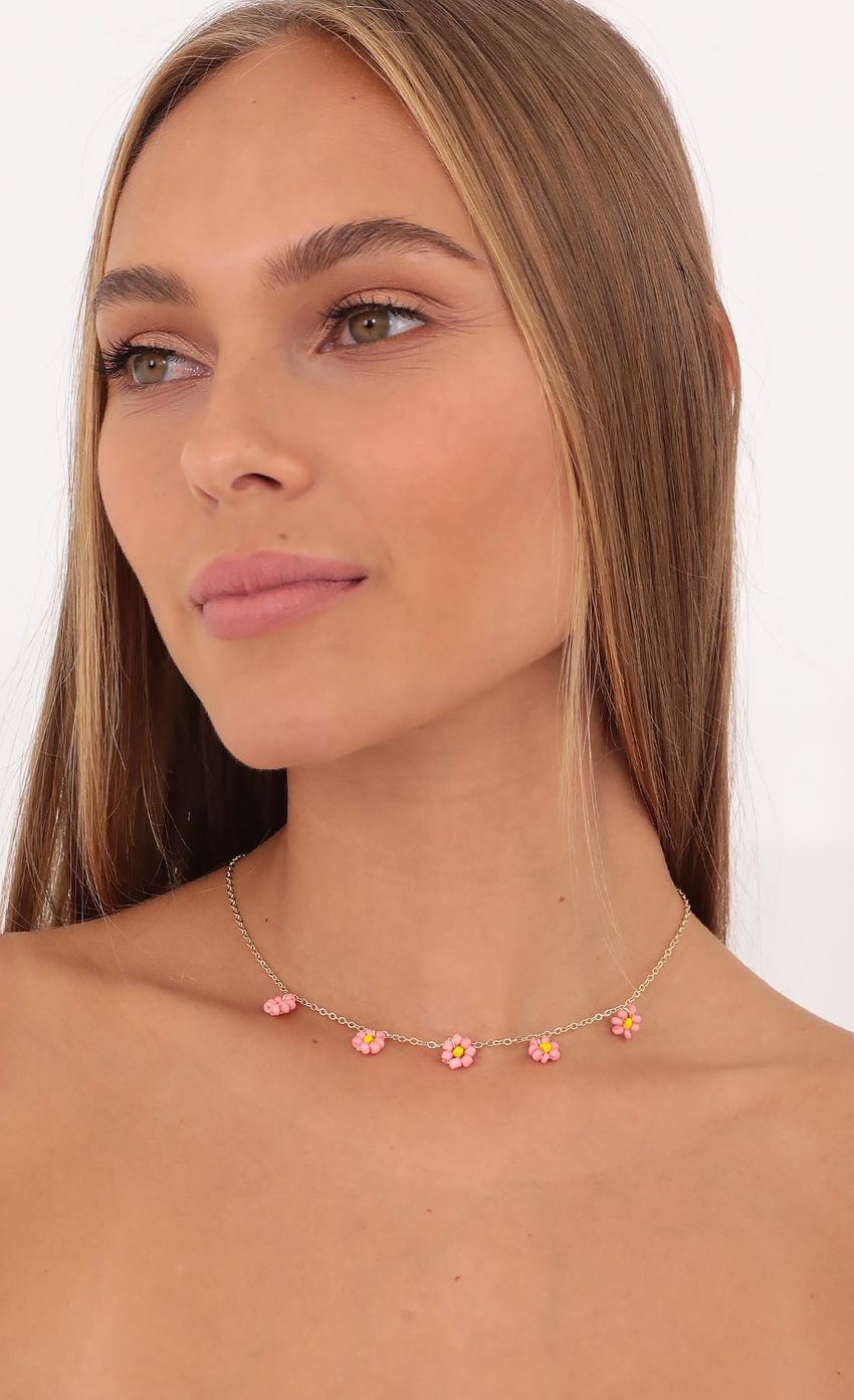 Picture Flower Queen Necklace in Gold and Pink. Source: https://media-img.lucyinthesky.com/data/Oct21_1/850xAUTO/1V9A4973.JPG