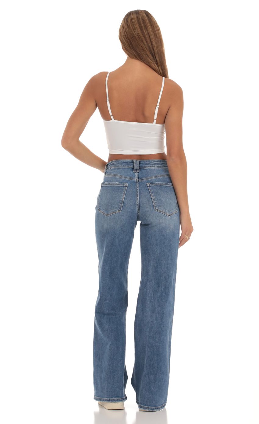 Picture Crop Top in White. Source: https://media-img.lucyinthesky.com/data/Oct23/850xAUTO/55fd28d9-f778-4300-b31f-32737d0fde4d.jpg