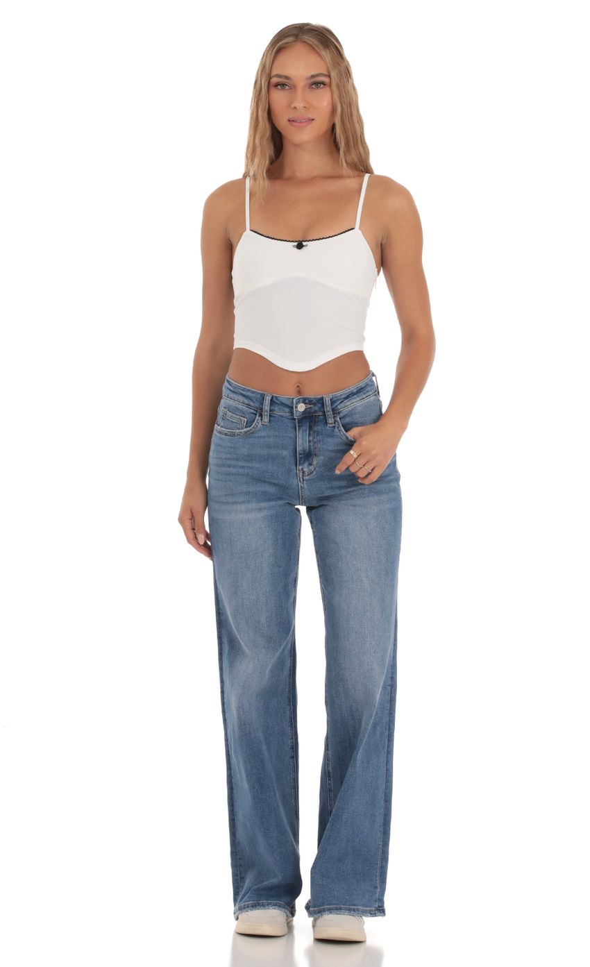 Picture Crop Top in White. Source: https://media-img.lucyinthesky.com/data/Oct23/850xAUTO/59a73448-ef10-4dcc-b8c6-224944cd5e7f.jpg