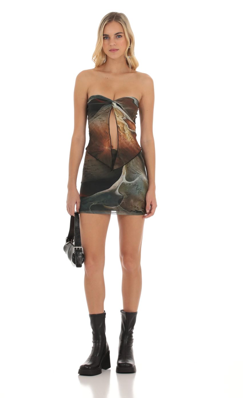 Picture Mesh Print Two Piece Set in Brown. Source: https://media-img.lucyinthesky.com/data/Oct23/850xAUTO/fa7354f2-7e85-410b-ade0-2140576f9076.jpg