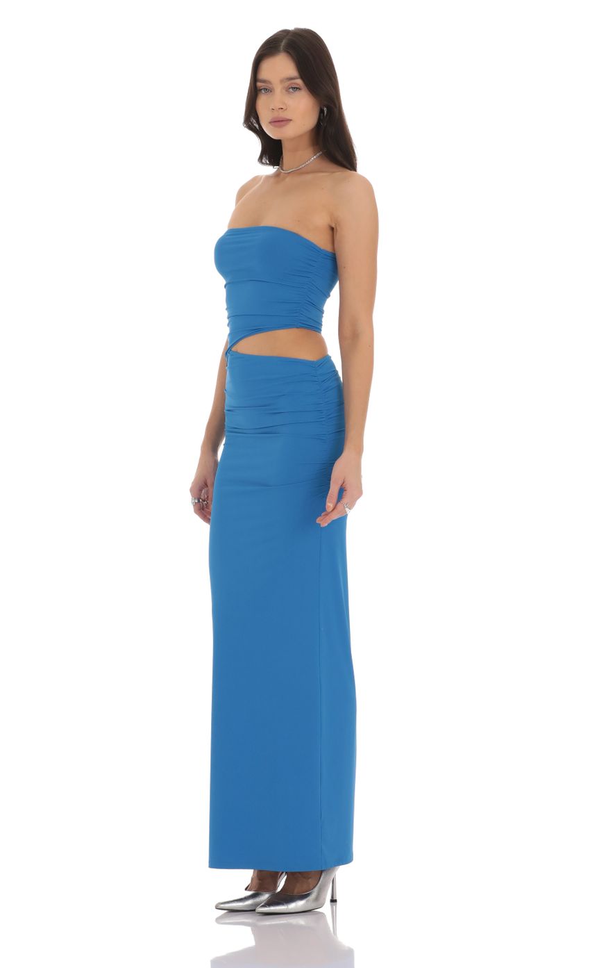 Picture Strapless Cutout Maxi Dress in Blue. Source: https://media-img.lucyinthesky.com/data/Oct24/850xAUTO/0bf74366-da2c-4261-8a6e-8176f7e135b5.jpg