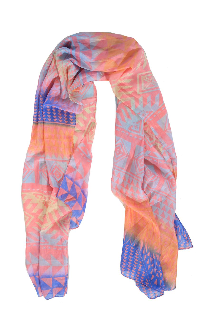 Picture COLOUR UP SCARF. Source: https://media-img.lucyinthesky.com/data/Sep14_1/850xAUTO/IMG_8531.JPG