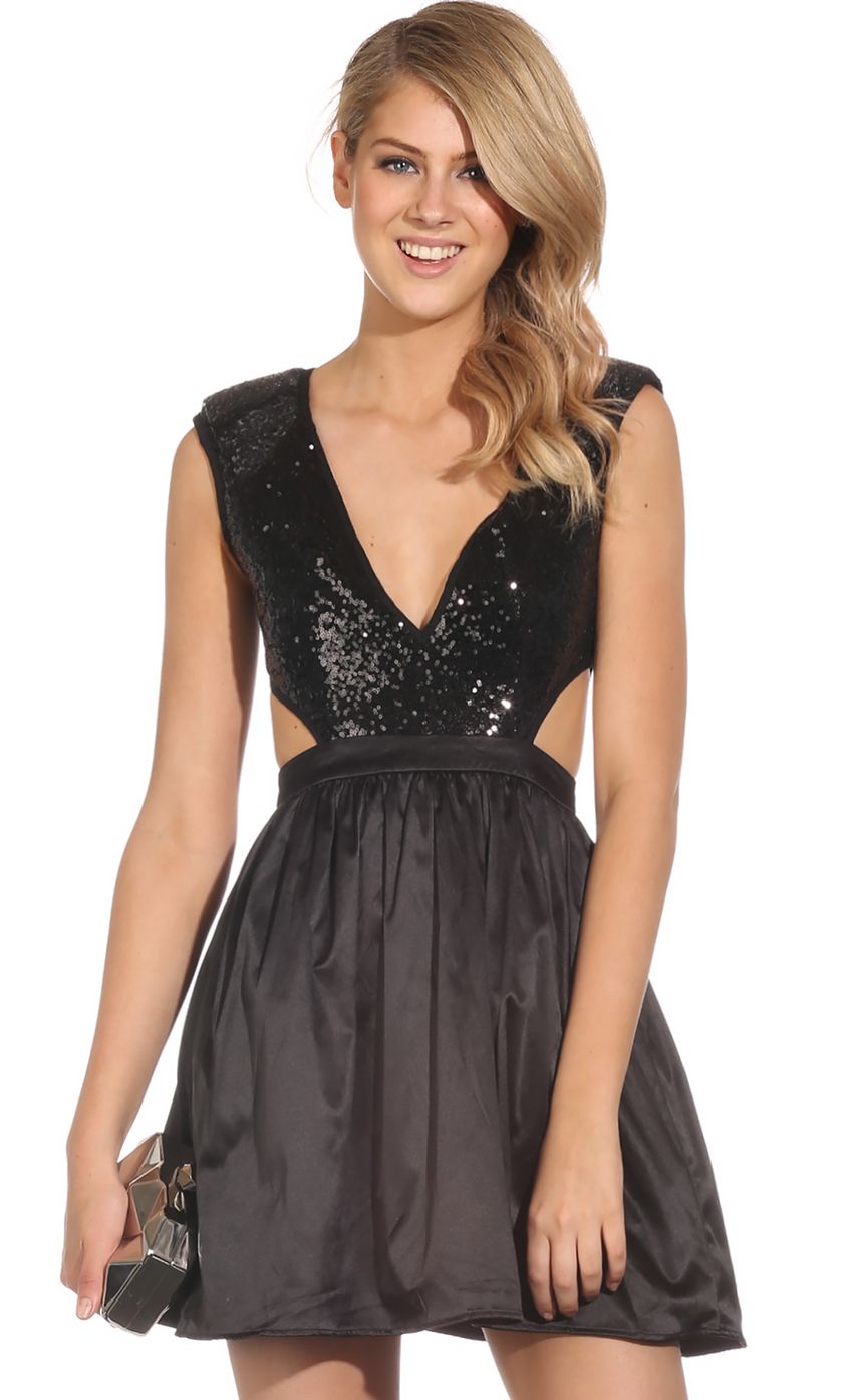 Picture HIDDEN TRUTH DRESS IN BLACK. Source: https://media-img.lucyinthesky.com/data/Sep14_2/850xAUTO/0Y5A1358.JPG