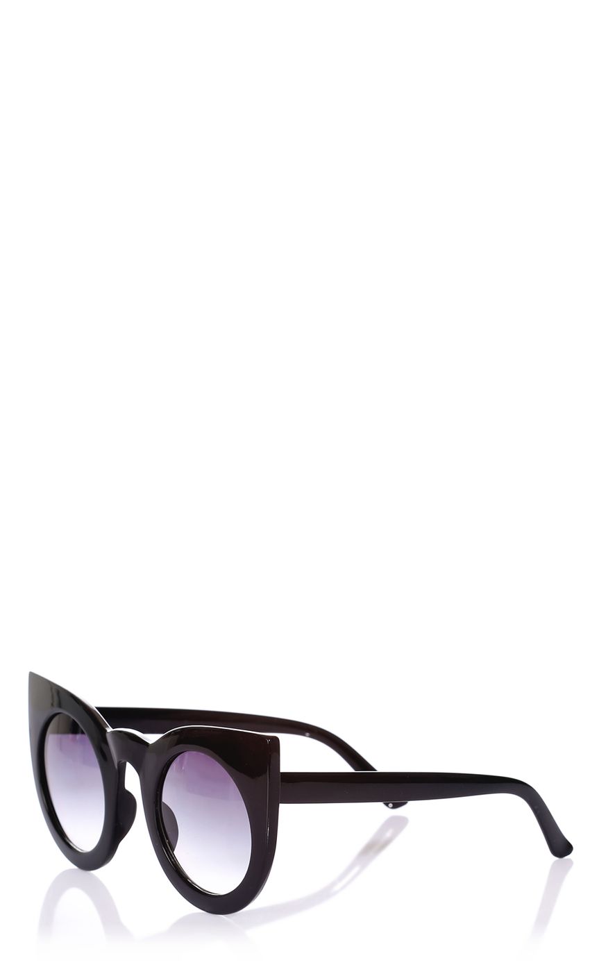 Picture COOL CAT SUNGLASSES IN BLACK. Source: https://media-img.lucyinthesky.com/data/Sep14_2/850xAUTO/0Y5A8530ED.JPG
