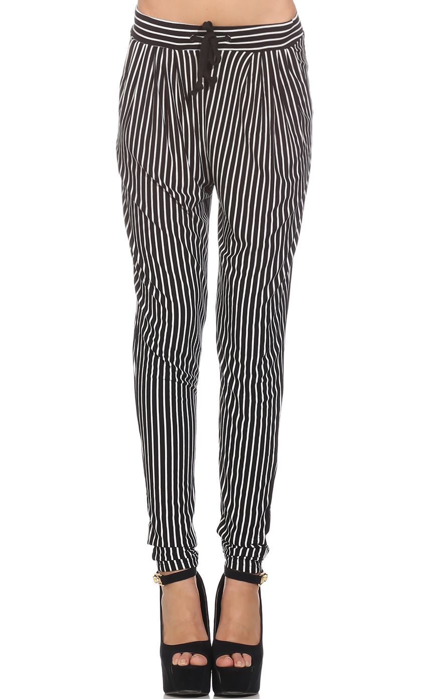 Picture VISUAL CALLING PANTS. Source: https://media-img.lucyinthesky.com/data/Sep14_2/850xAUTO/0Y5A89651.JPG