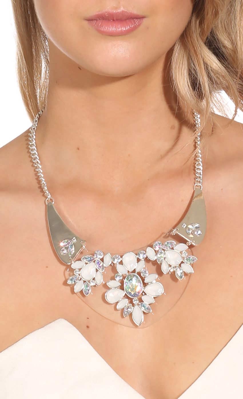 Picture CRYSTAL CLEAR NECKLACE. Source: https://media-img.lucyinthesky.com/data/Sep14_2/850xAUTO/0Y5A9312.JPG