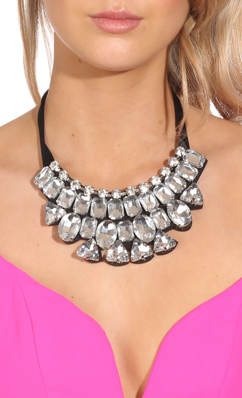 Picture TIE IT UP NECKLACE. Source: https://media-img.lucyinthesky.com/data/Sep14_2/850xAUTO/0Y5A9925.JPG