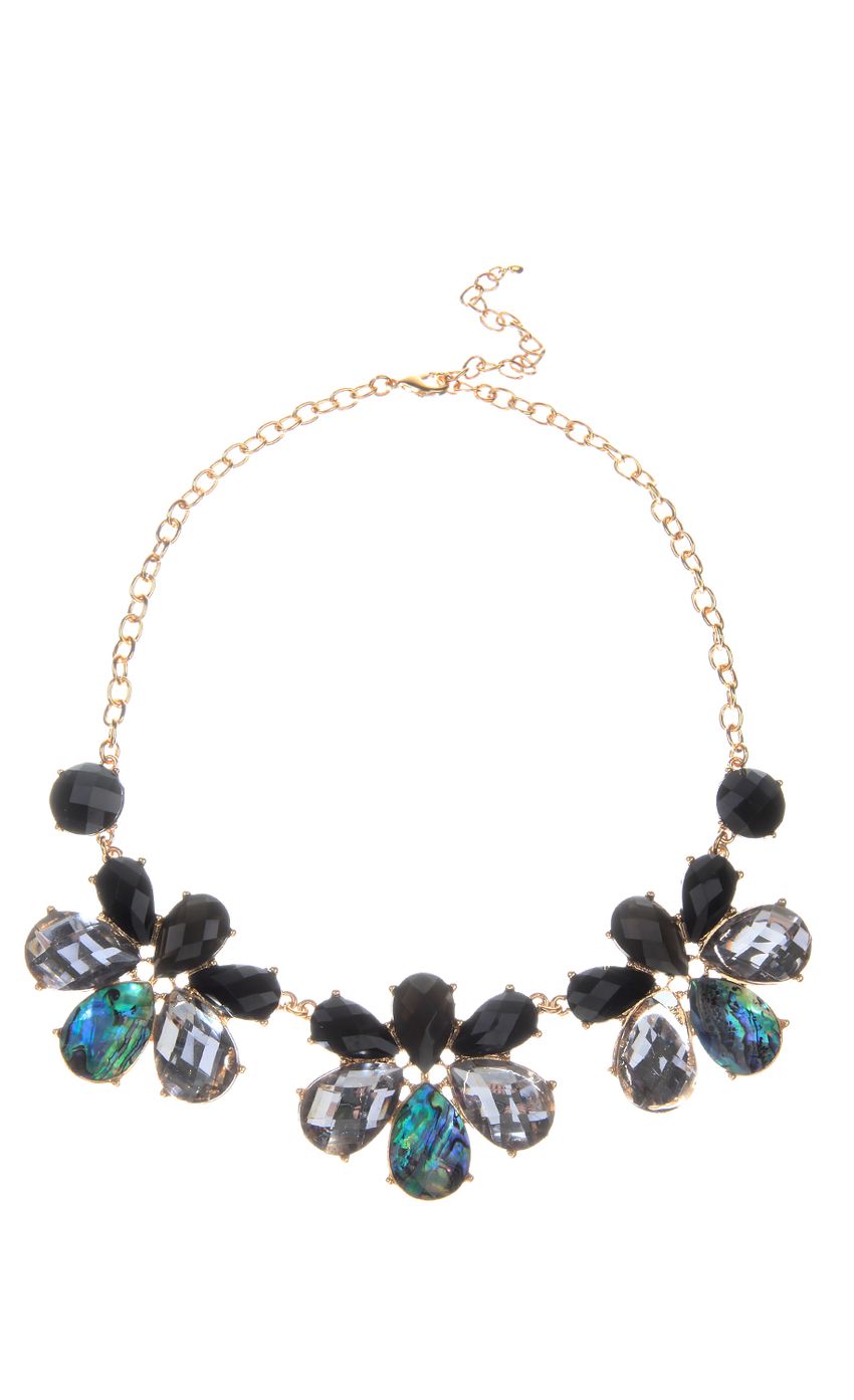 Picture FLIRTY FLORALS NECKLACE. Source: https://media-img.lucyinthesky.com/data/Sep14_2/850xAUTO/IMG_8760ED.JPG