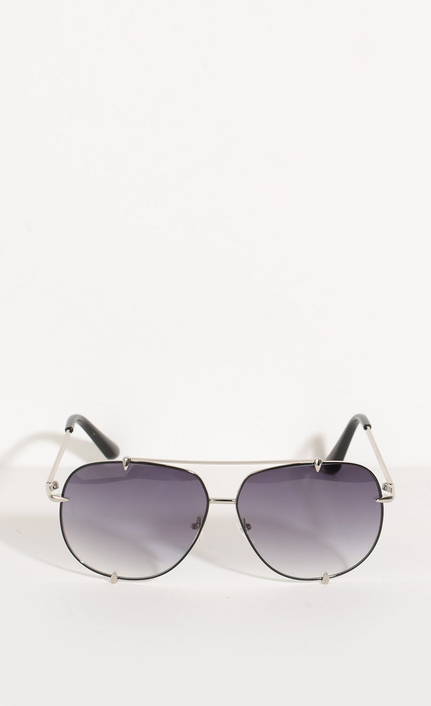 Picture Retro Aviator Sunglasses In Black And Silver. Source: https://media-img.lucyinthesky.com/data/Sep16_1/850xAUTO/0Y5A7654.JPG
