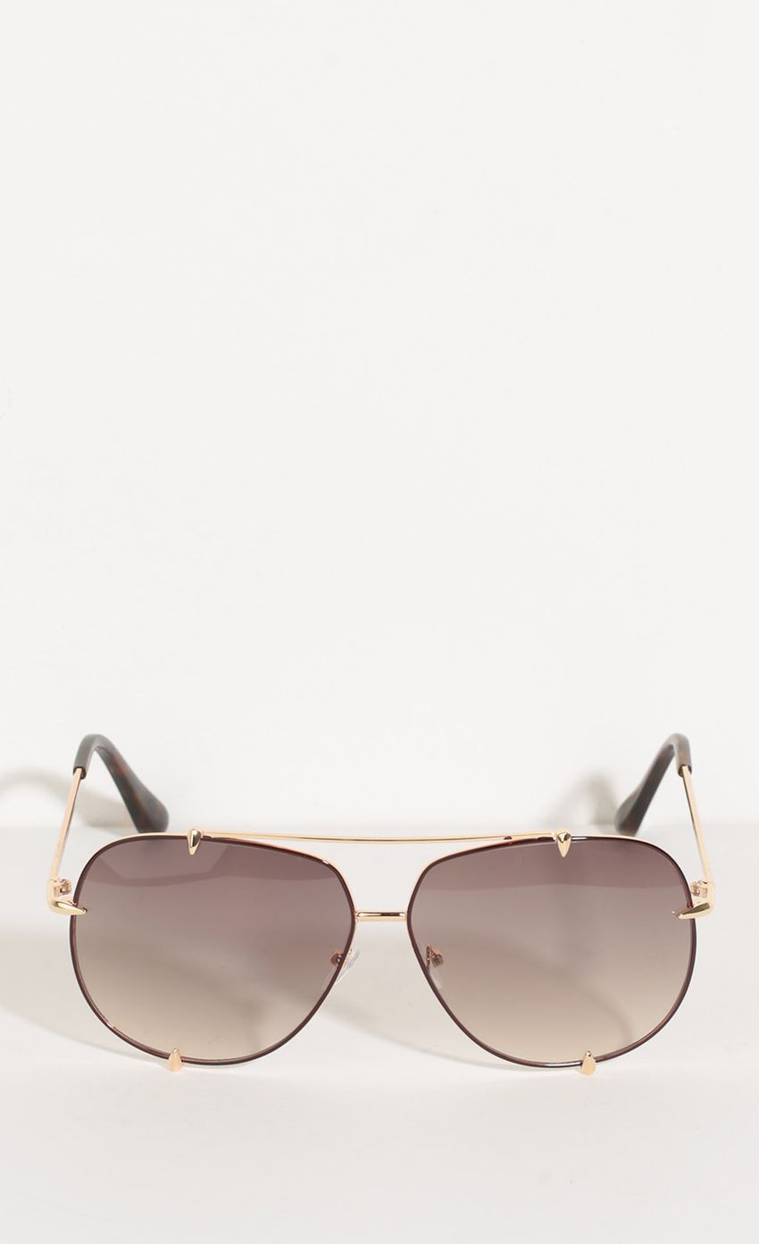 Picture Retro Aviator Sunglasses In Smoke. Source: https://media-img.lucyinthesky.com/data/Sep16_1/850xAUTO/0Y5A7676.JPG