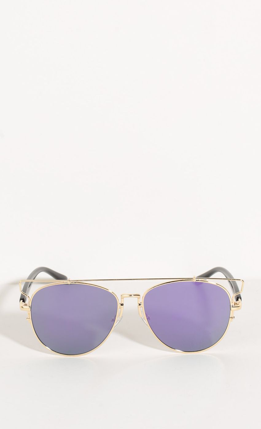 Picture Aviator Outline Sunglasses In Purple. Source: https://media-img.lucyinthesky.com/data/Sep16_1/850xAUTO/0Y5A7701.JPG