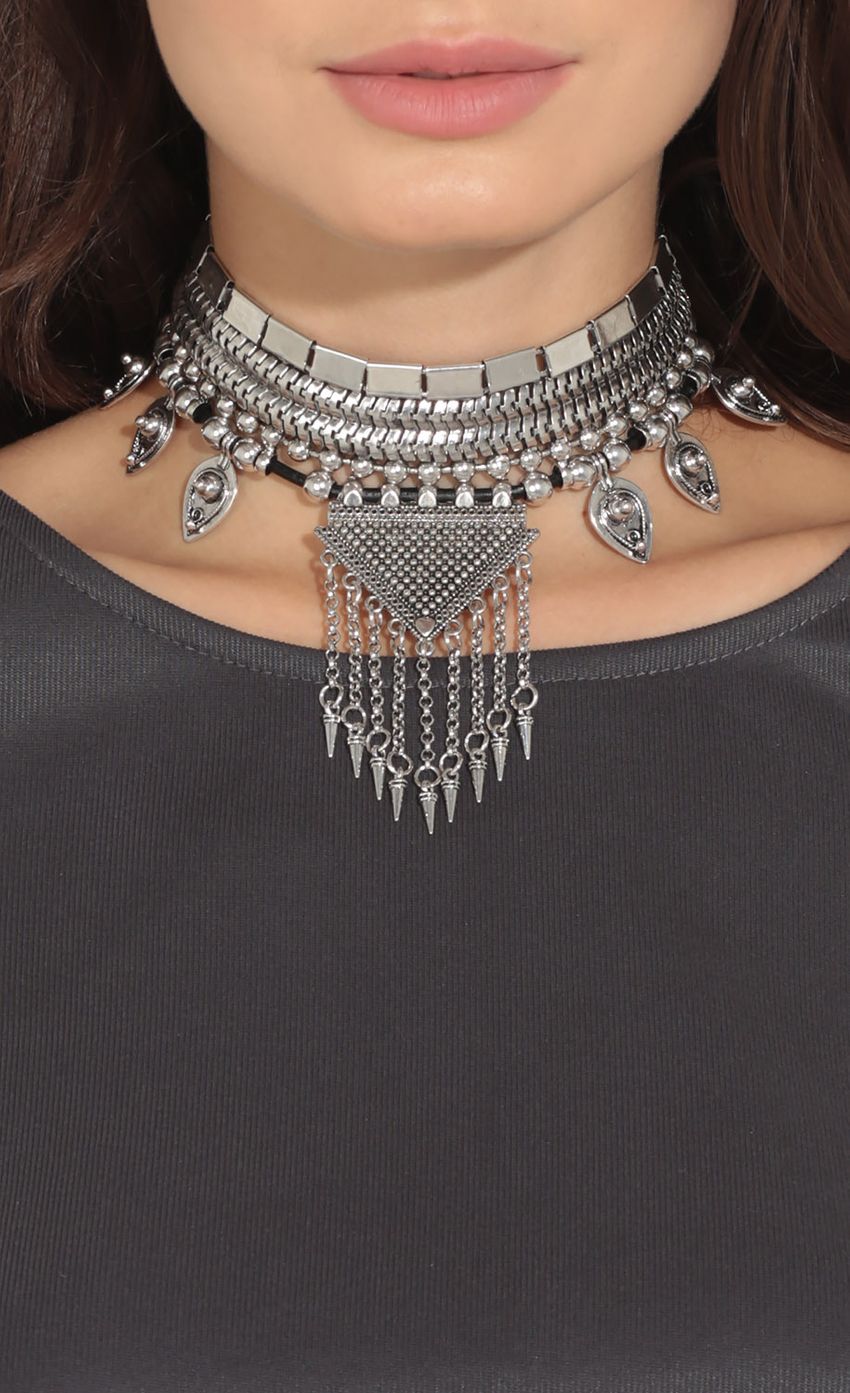 Picture Geometric Statement Choker In Silver. Source: https://media-img.lucyinthesky.com/data/Sep16_1/850xAUTO/0Y5A9704.JPG