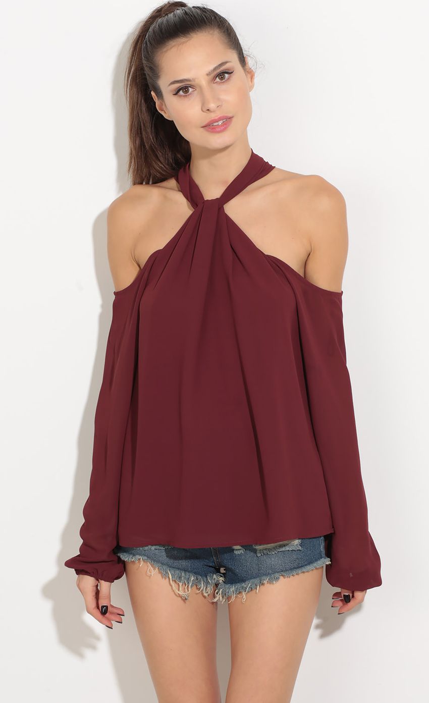 Picture Open Shoulder Chiffon Top In Wine. Source: https://media-img.lucyinthesky.com/data/Sep16_2/850xAUTO/0Y5A4409.JPG