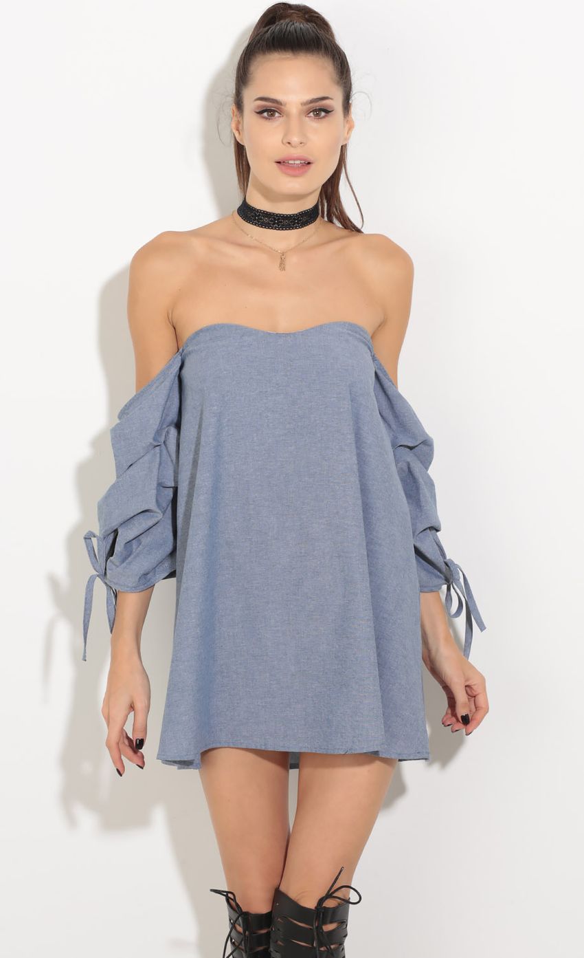 Picture Ruched Sweetheart Denim Dress. Source: https://media-img.lucyinthesky.com/data/Sep16_2/850xAUTO/0Y5A8221.JPG