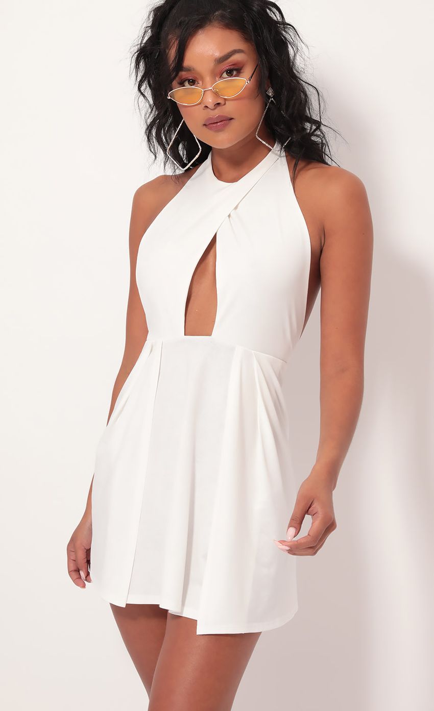Picture Halsey Halter Dress in Ivory. Source: https://media-img.lucyinthesky.com/data/Sep19_2/850xAUTO/781A2818.JPG