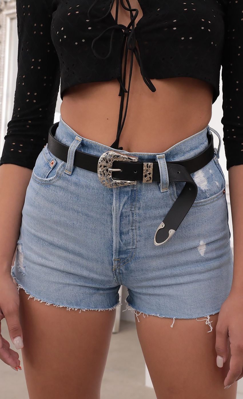 Picture Emma Fleur Leather Belt. Source: https://media-img.lucyinthesky.com/data/Sep20_1/850xAUTO/781A0084.JPG