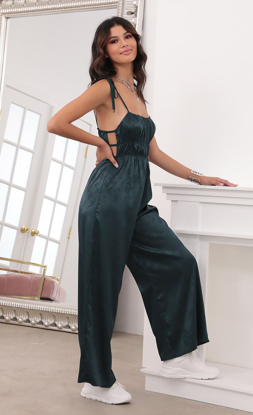 Picture Haylie Jumpsuit in Emerald. Source: https://media-img.lucyinthesky.com/data/Sep20_1/850xAUTO/781A4324.JPG